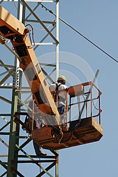 Repair pylons high voltage 3