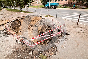 Repair of underground communications, water and hot water pipes on the ruined pavement