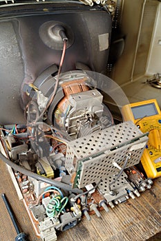 Repairing old CRT monitor