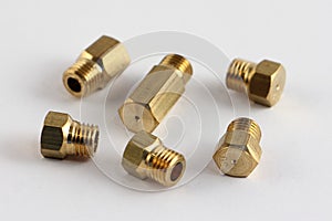 Replaceable gas nozzles for gas stove