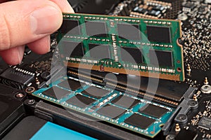 replacement and expansion of RAM in the laptop, the choice of chips