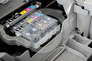 Replacement of inkjet printer cartridges