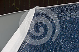 Replacement of a pool pvc liner