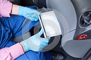 Replacing the cabin pollen air filter for a car