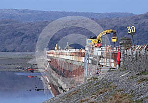 Replacing the deck of Arnside (Kent) viaduct