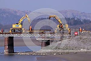 Replacing the deck of Arnside (Kent) viaduct