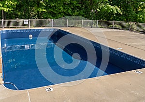 Replacing and improving vinyl liner of swimming pool