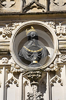 Replica bust of Charles I on Chichester city market Cross