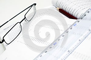 Reporting analyst with glasses