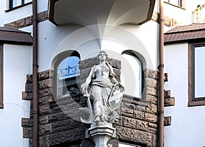 representative figure at the vertex of the windows photo