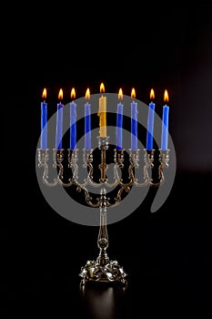 Rappresentante Ebreo vacanza affiliato minore bruciare candele 