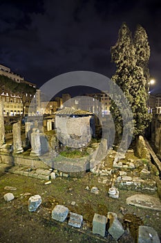 Republican Roman temples, and the remains of Pompeys Theatre