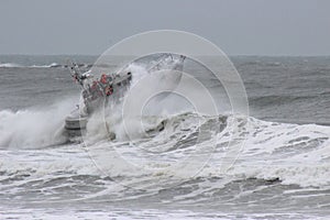 Rescue Boat in Waves-009
