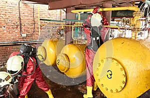 Rescuers liquidate leak of poisonous gas photo