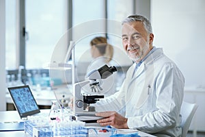 Researcher working in the medical lab