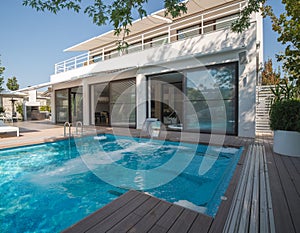 Residence with swimming pool