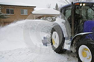 Residential snow removal contractor photo