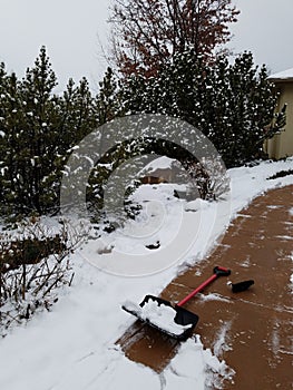 A rest during shoveling