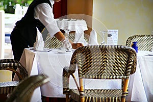 restaurant table manner photo