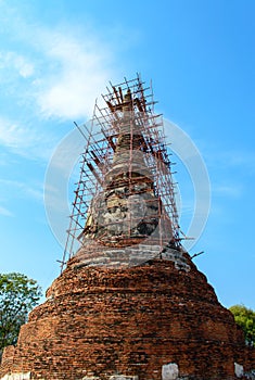 Restoration of the ruins pagoda at wat mahathat temple.