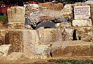 Restos romanos en el Parque del Cid de LeÃÂ³n photo