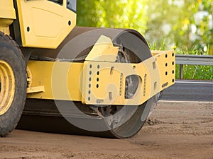 Resurfacing road wheel movement