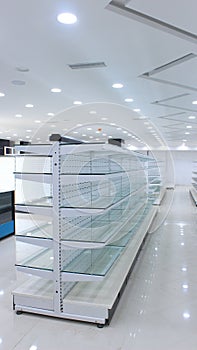 RETAIL RACKING SYSTEM