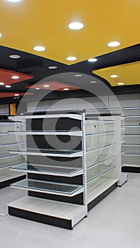 RETAIL RACKING SYSTEM