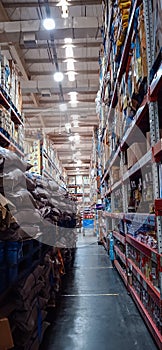 Retail Wholesale Store Warehouse or Godown with Racks