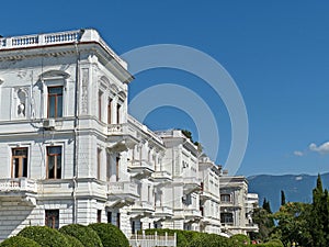 Retinue building of the Livadia Palace. In 1911, a white Palace in the Italian Renaissance style