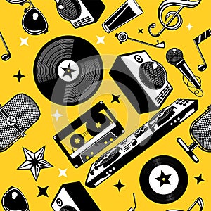 Retro music seamless pattern with vinyl disc and record. Musical background. Party vector texture.