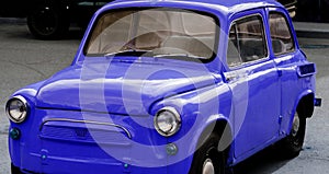 retro oldtimer. vintage blue car