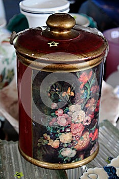 Retro Vintage Burgundy Floral Canister Kitchen