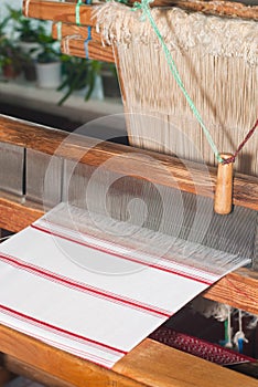 Retro weaving machine