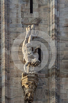 This is the only reverse figure of 3400 on the outer walls of the famous Milanese cathedral.