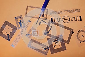 RFID implantation syringe and RFID tags