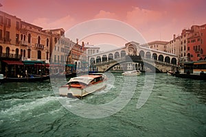 Rialto bridge photo