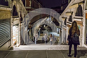 Rialto bridge in Venice at night.