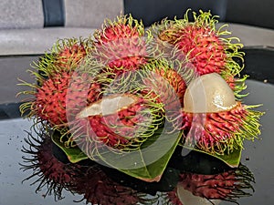 Ribe rambutan is red