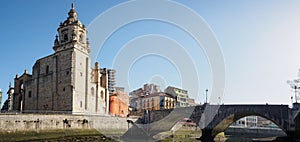 The Ribera market and the church of San Anton of Bilbao seen from the river