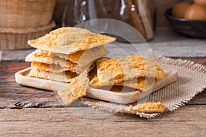 Rice cracker with dried shredded pork