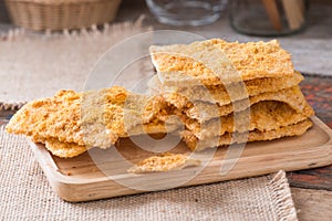 Rice cracker with dried shredded pork
