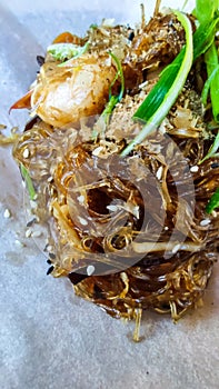 rice noodle with prawn and vegetable