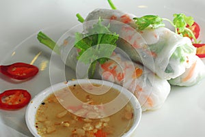 Rice noodle skin spring roll