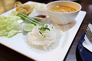 Rice noodles and coconut milk