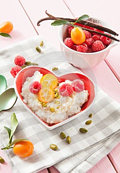 Rice pudding with raspberries