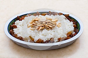 Rice with raisins and peanuts