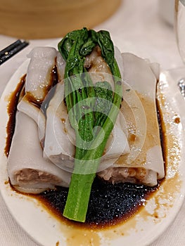 Rice roll dim sum beef