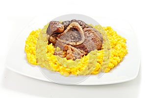 Rice with saffron and bovine meat