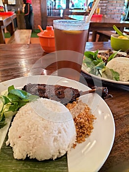 Rice with spicy roasted duck